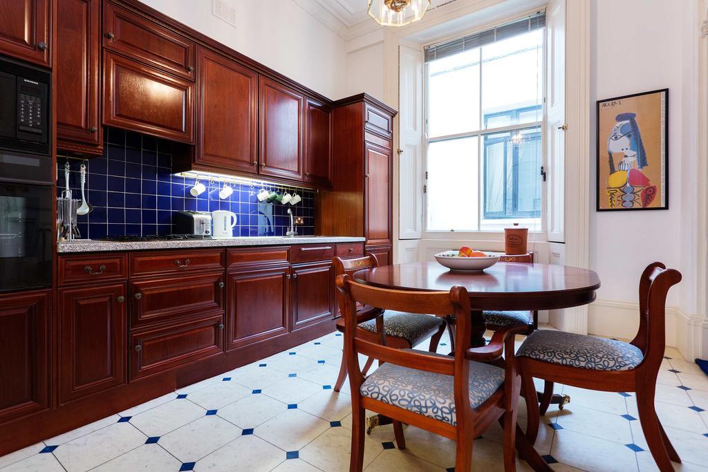Veeve - Queen'S Gardens Flat London Ruang foto